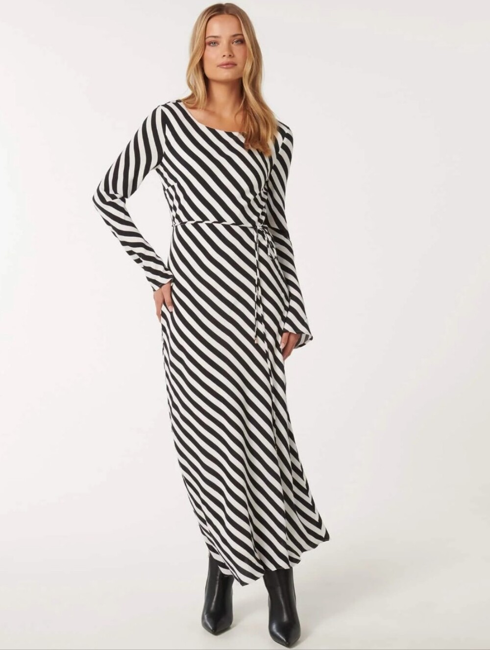 Ever‎ New Black and White Diagonal Stripe Long Sleeve Maxi Dress. Size 4